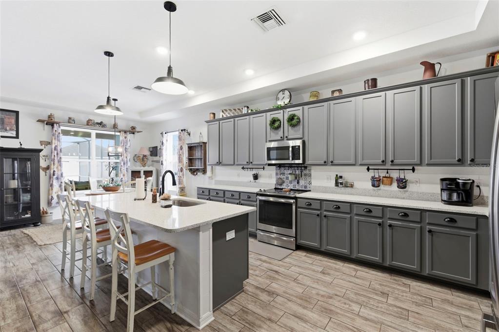 895 Old Windsor Way Spring Hill, FL 34609 - Photo 7 of 49