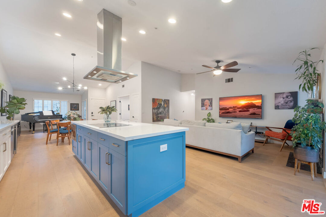 1220 Dincara Road Burbank, CA 91506 - Photo 25 of 33