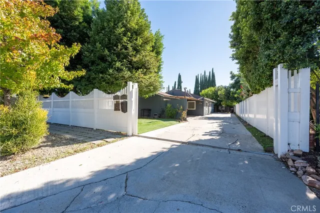 $1,190,000 | 16038 Hartland Street, Van Nuys, CA 91406