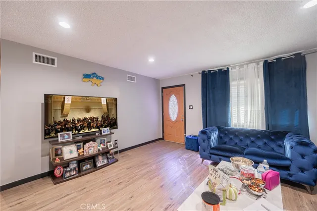 $1,190,000 | 16038 Hartland Street, Van Nuys, CA 91406