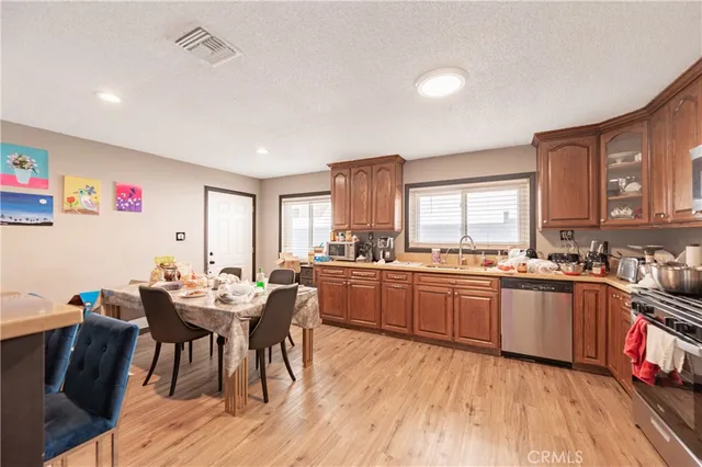 $1,190,000 | 16038 Hartland Street, Van Nuys, CA 91406