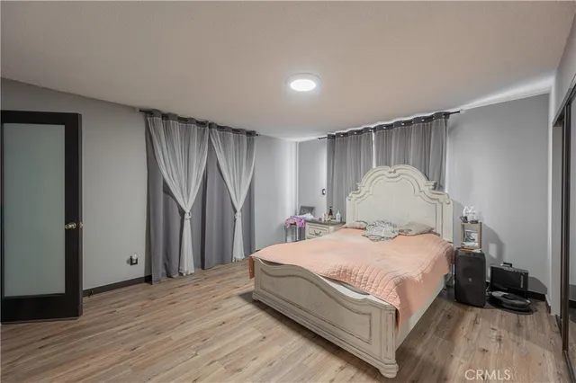 $1,190,000 | 16038 Hartland Street, Van Nuys, CA 91406