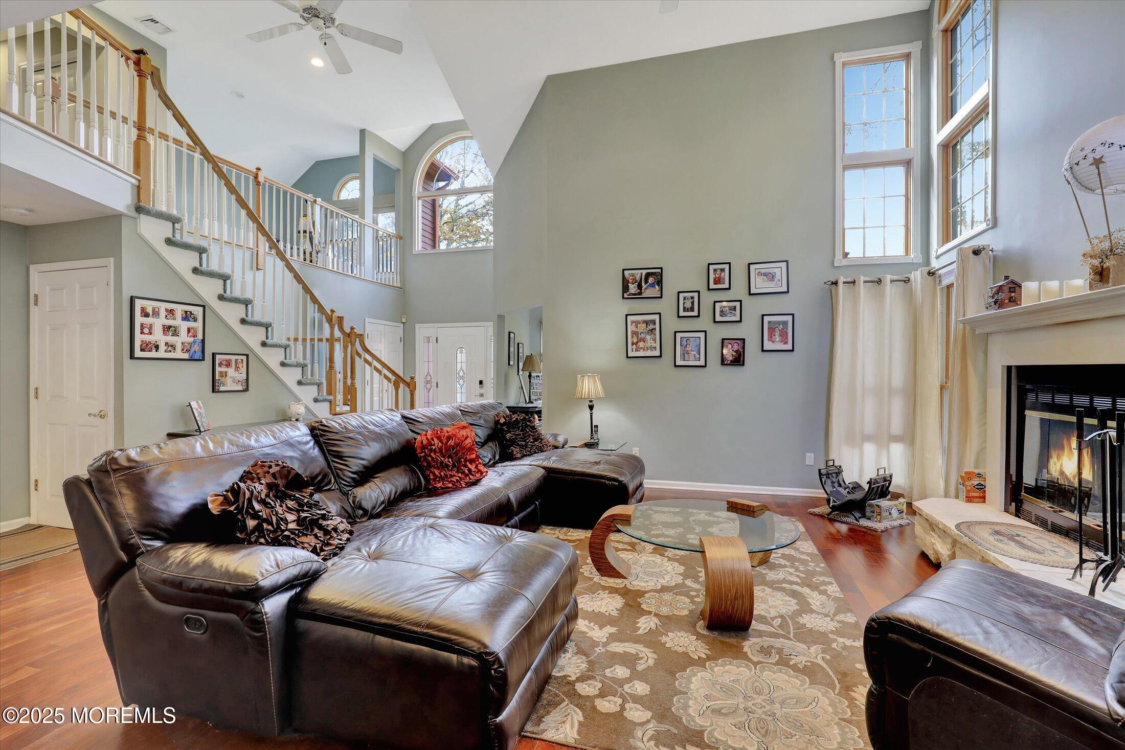9 Rutherford Court Jackson, NJ 08527 - Photo 10 of 47 10-Living Room