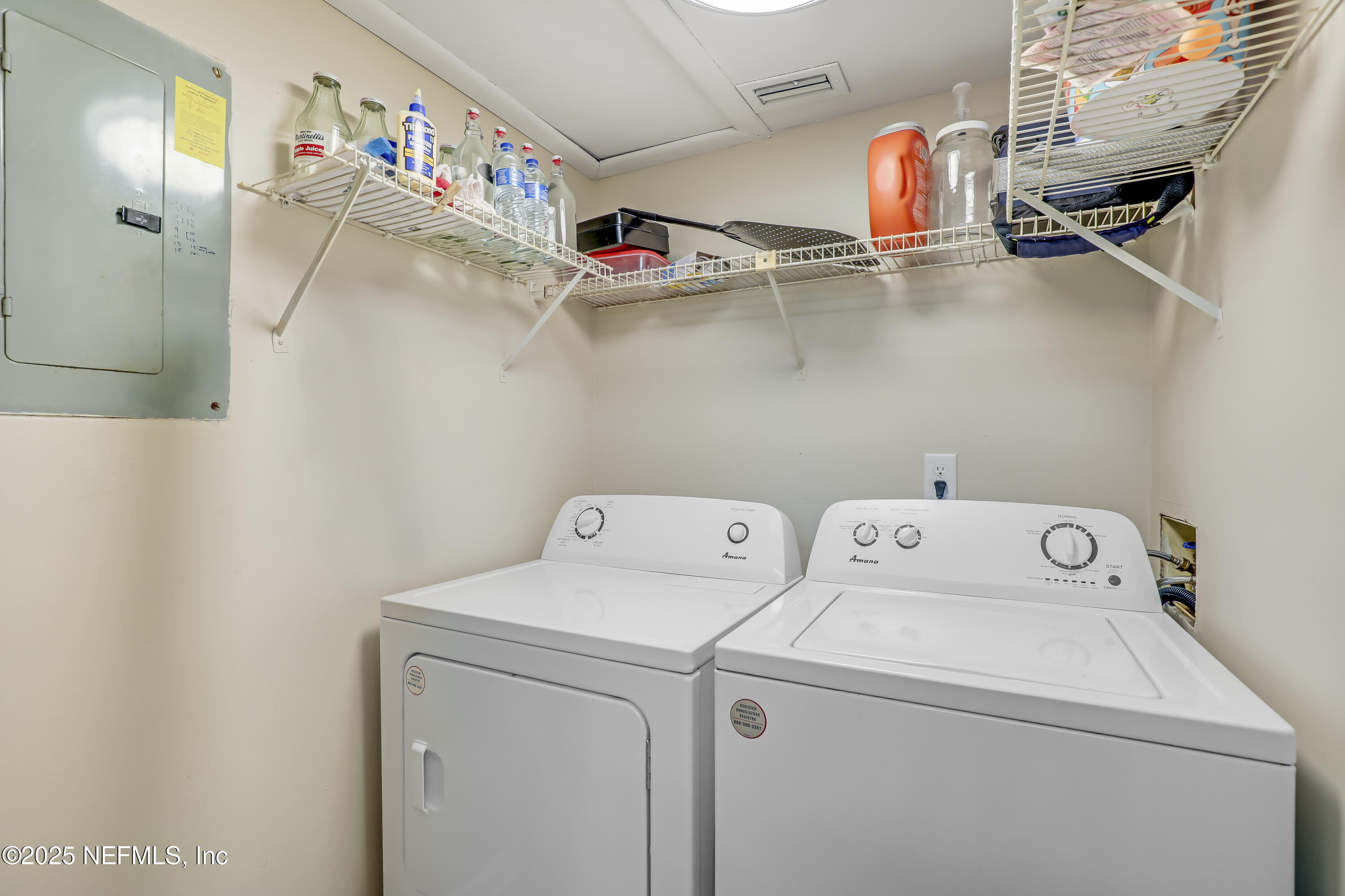 503 Kettering Way Orange Park, FL 32073 - Photo 17 of 28 a utility room with dryer and washer