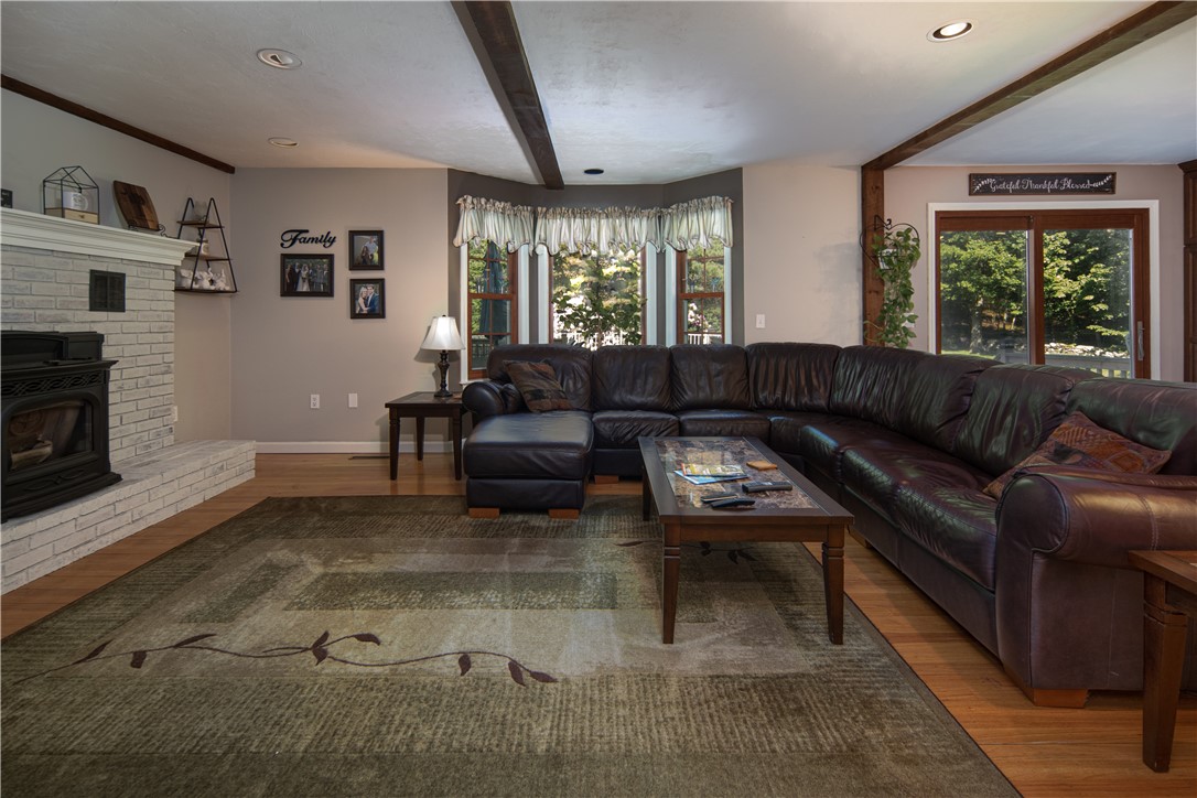 89 Log Road North Smithfield, RI 02830 - Photo 11 of 48 Living Room