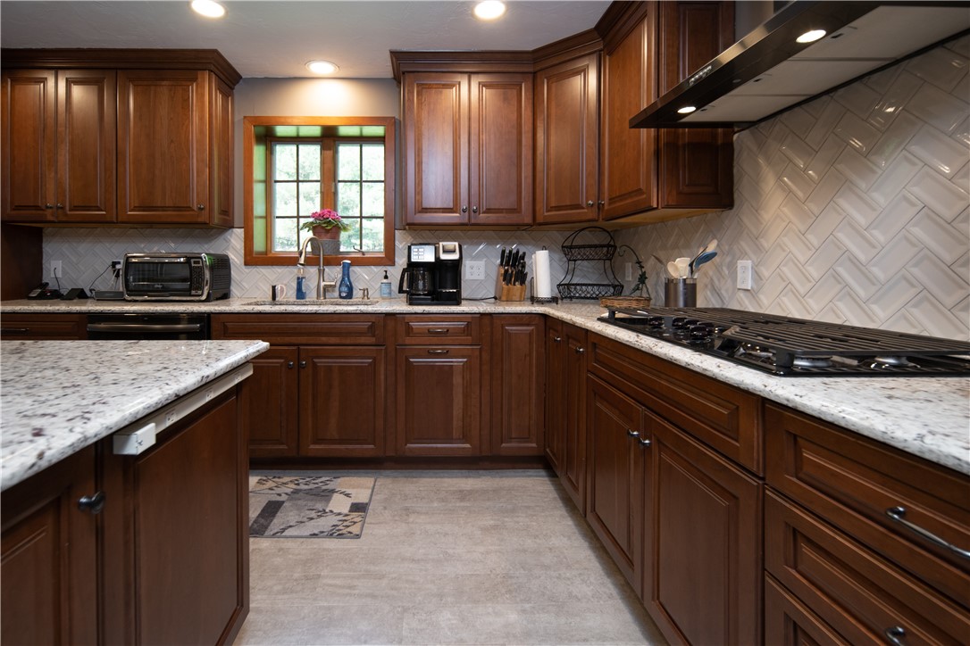 89 Log Road North Smithfield, RI 02830 - Photo 8 of 48 Kitchen