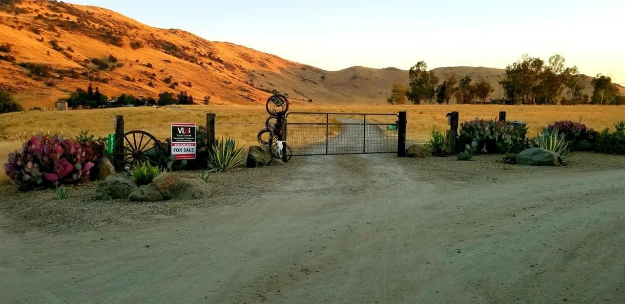 20351 Thermal Road Sanger, CA 93657 - Photo 3 of 40