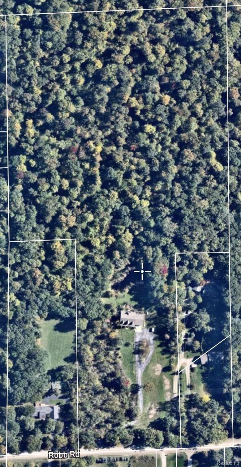 6828 Robb Road Fowlerville, MI 48836 - Photo 33 of 37 IMG_9997.jpg