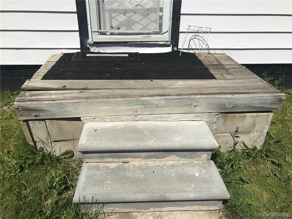 4148 Filbert Street Wayne, MI 48184 - Photo 5 of 20 IMG_9466.JPG