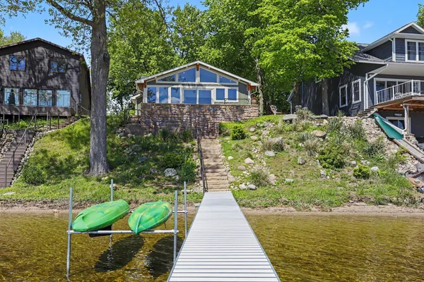 $799,900 | 527 Crystal Beach Drive, Coldwater, MI 49036