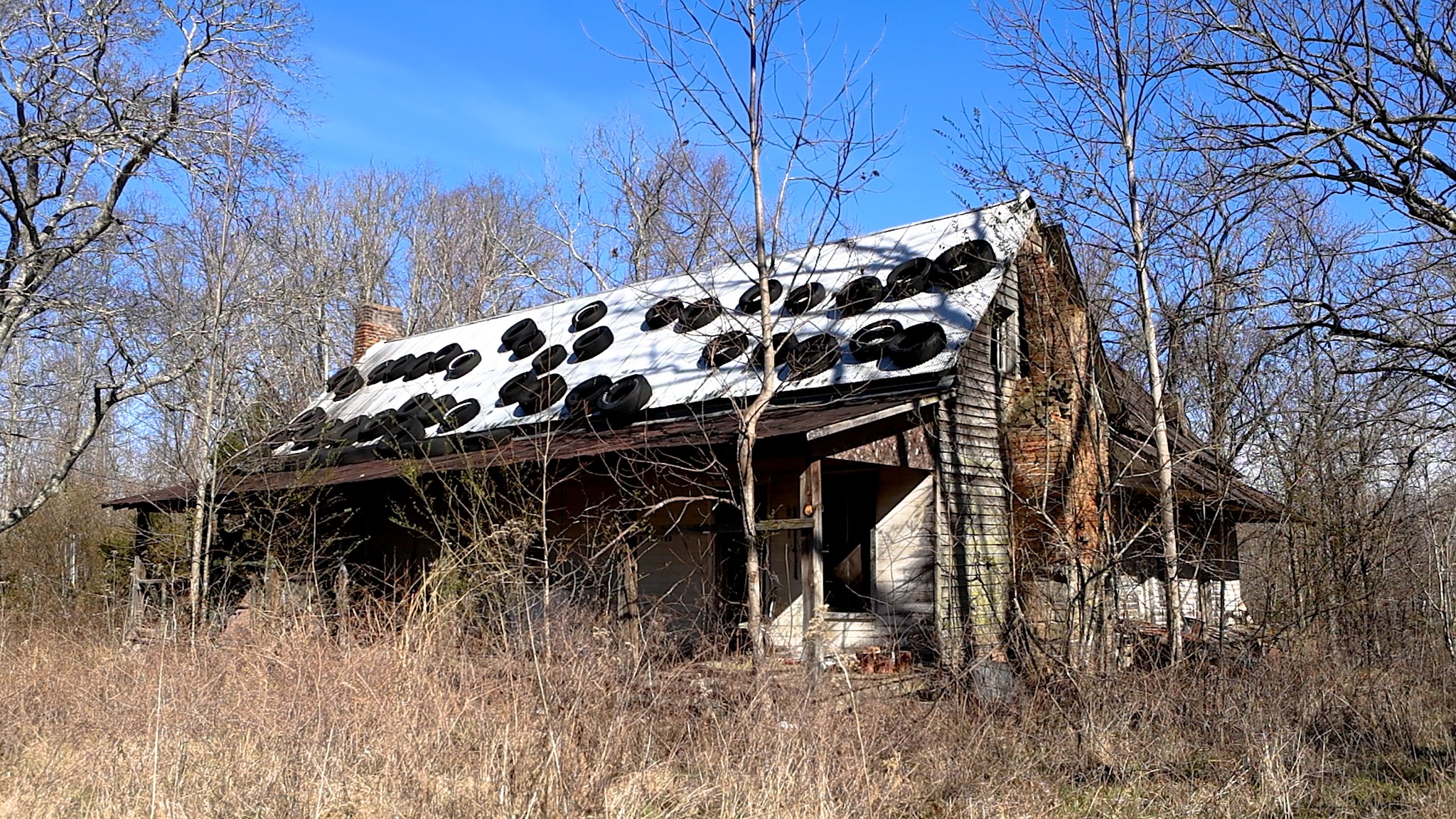 655 Burton Ridge Road Silver Point, TN 38582 - Photo 23 of 32 a view of a chairs and table in the back yard