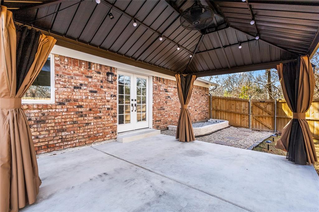 933 Waynelee Drive Lancaster, TX 75146 - Photo 10 of 39