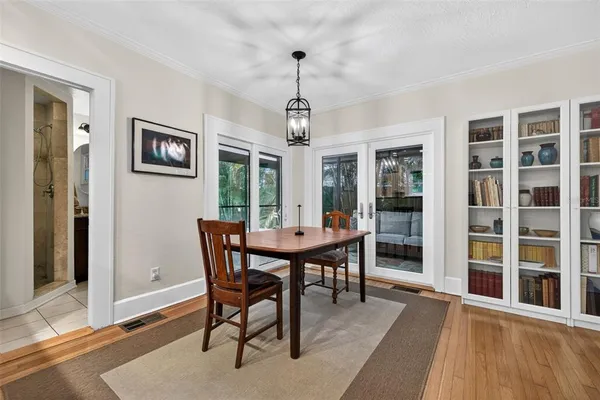 $899,000 | 2318 Woodlawn Circle East, St. Petersburg, FL 33704