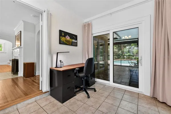 $899,000 | 2318 Woodlawn Circle East, St. Petersburg, FL 33704