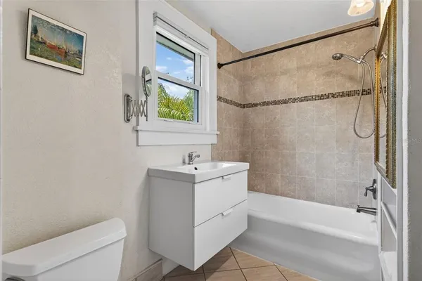 $899,000 | 2318 Woodlawn Circle East, St. Petersburg, FL 33704