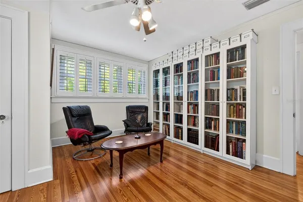 $899,000 | 2318 Woodlawn Circle East, St. Petersburg, FL 33704