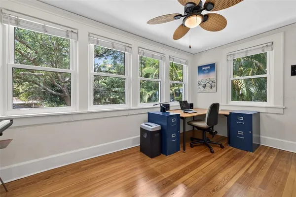 $899,000 | 2318 Woodlawn Circle East, St. Petersburg, FL 33704