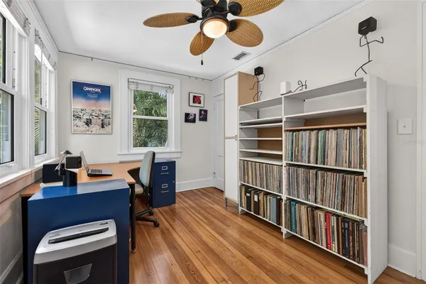 $899,000 | 2318 Woodlawn Circle East, St. Petersburg, FL 33704