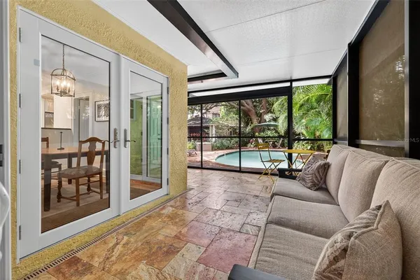 $899,000 | 2318 Woodlawn Circle East, St. Petersburg, FL 33704