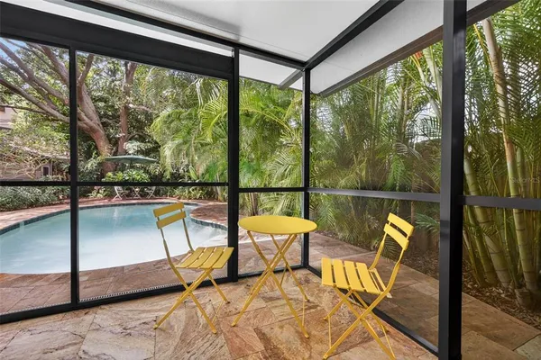 $899,000 | 2318 Woodlawn Circle East, St. Petersburg, FL 33704