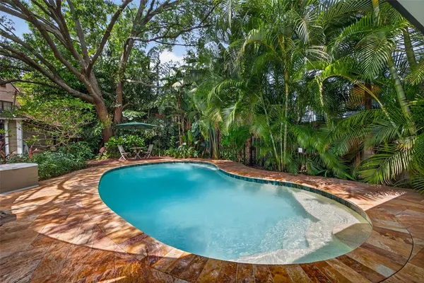 $899,000 | 2318 Woodlawn Circle East, St. Petersburg, FL 33704