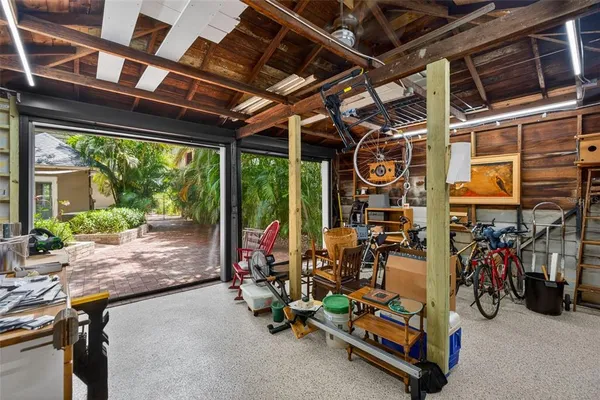 $899,000 | 2318 Woodlawn Circle East, St. Petersburg, FL 33704