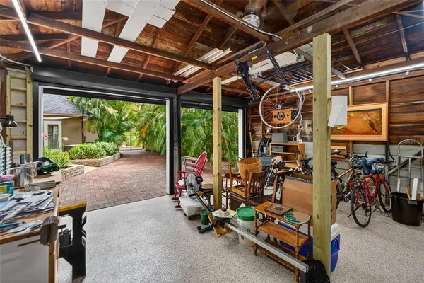 $899,000 | 2318 Woodlawn Circle East, St. Petersburg, FL 33704