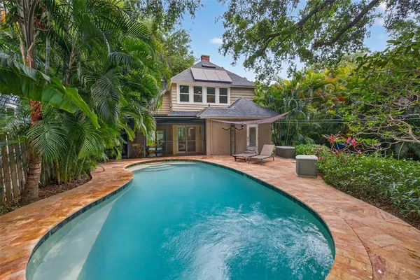 $899,000 | 2318 Woodlawn Circle East, St. Petersburg, FL 33704