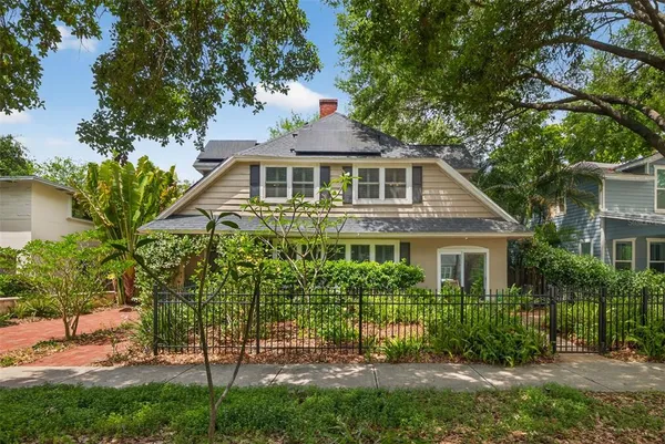 $899,000 | 2318 Woodlawn Circle East, St. Petersburg, FL 33704