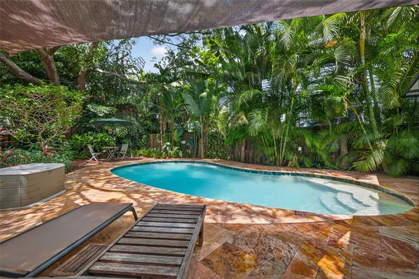 $899,000 | 2318 Woodlawn Circle East, St. Petersburg, FL 33704