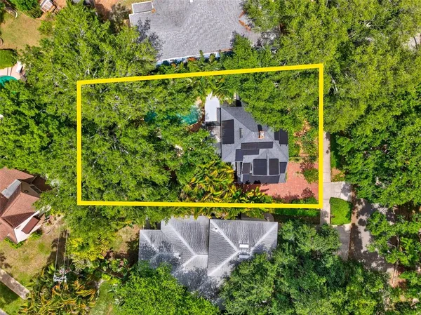 $899,000 | 2318 Woodlawn Circle East, St. Petersburg, FL 33704