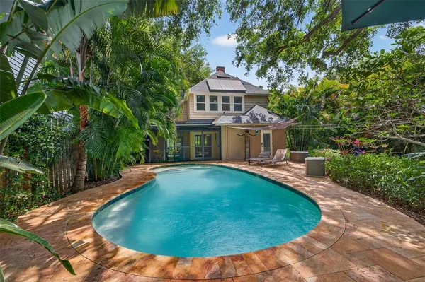 $899,000 | 2318 Woodlawn Circle East, St. Petersburg, FL 33704