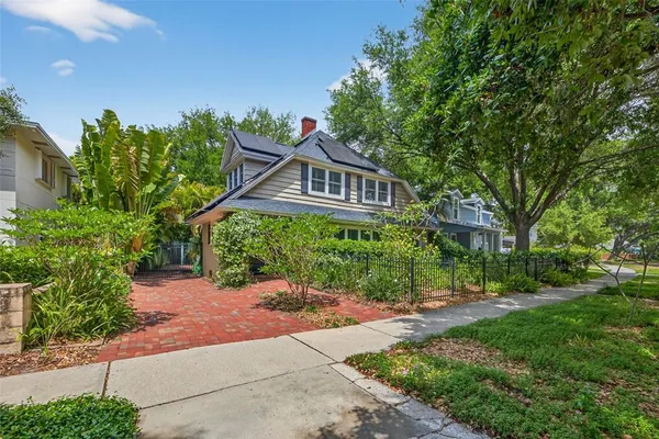 $899,000 | 2318 Woodlawn Circle East, St. Petersburg, FL 33704