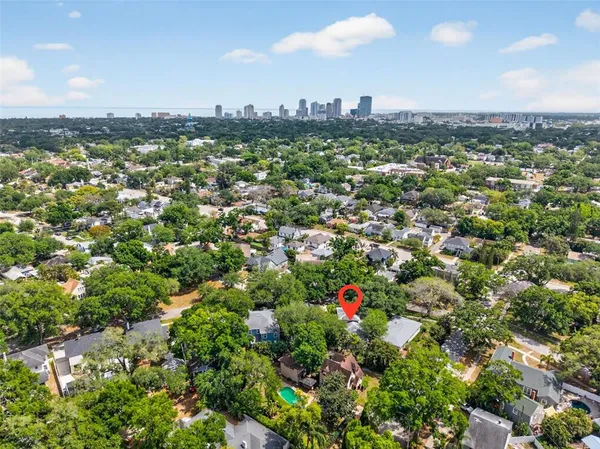 $899,000 | 2318 Woodlawn Circle East, St. Petersburg, FL 33704