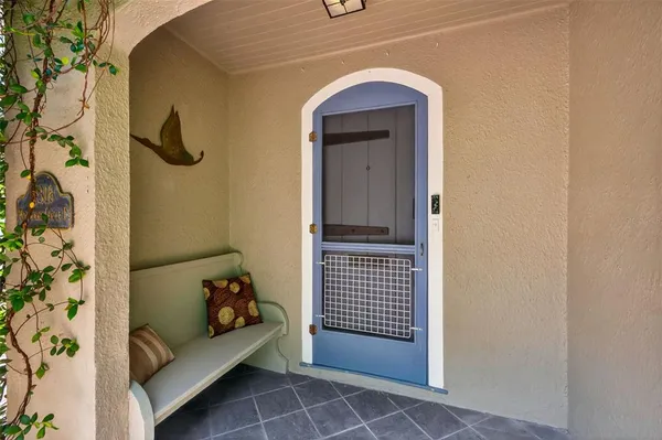 $899,000 | 2318 Woodlawn Circle East, St. Petersburg, FL 33704