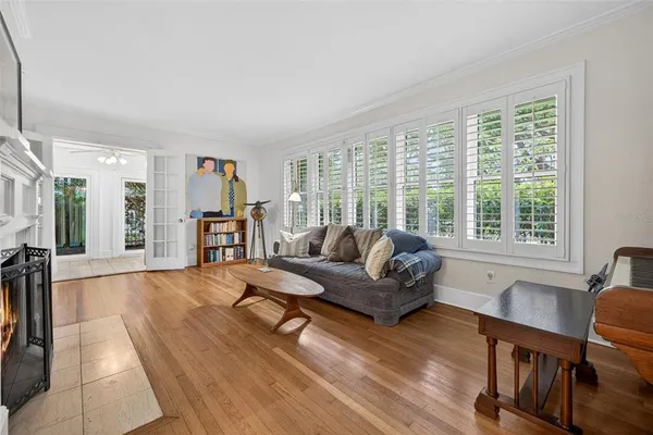 $899,000 | 2318 Woodlawn Circle East, St. Petersburg, FL 33704