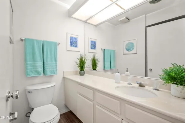 $585,000 | 4260 VÃa Arbolada, Unit 330, Los Angeles, CA 90042