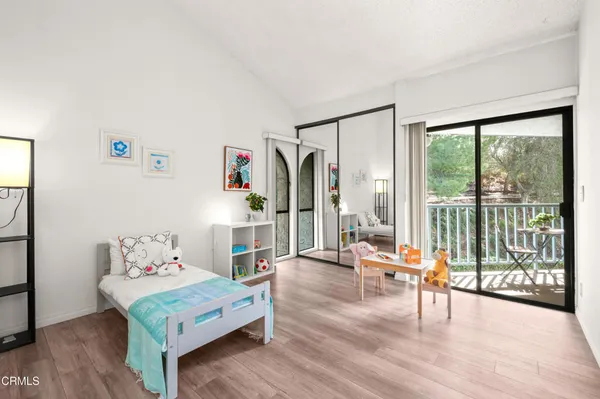 $585,000 | 4260 VÃa Arbolada, Unit 330, Los Angeles, CA 90042