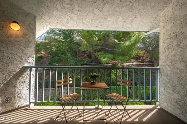 $585,000 | 4260 VÃa Arbolada, Unit 330, Los Angeles, CA 90042