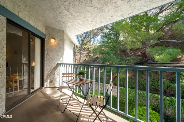 $585,000 | 4260 VÃa Arbolada, Unit 330, Los Angeles, CA 90042