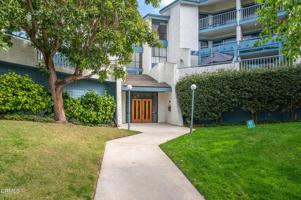 $585,000 | 4260 VÃa Arbolada, Unit 330, Los Angeles, CA 90042