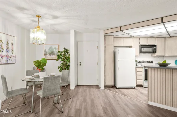 $585,000 | 4260 VÃa Arbolada, Unit 330, Los Angeles, CA 90042