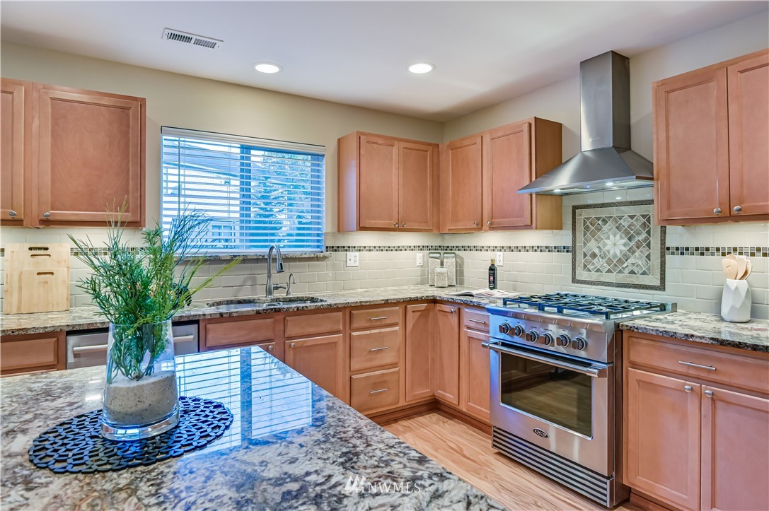 19123 13th Avenue Southeast Bothell, WA 98012 - Photo 3 of 27