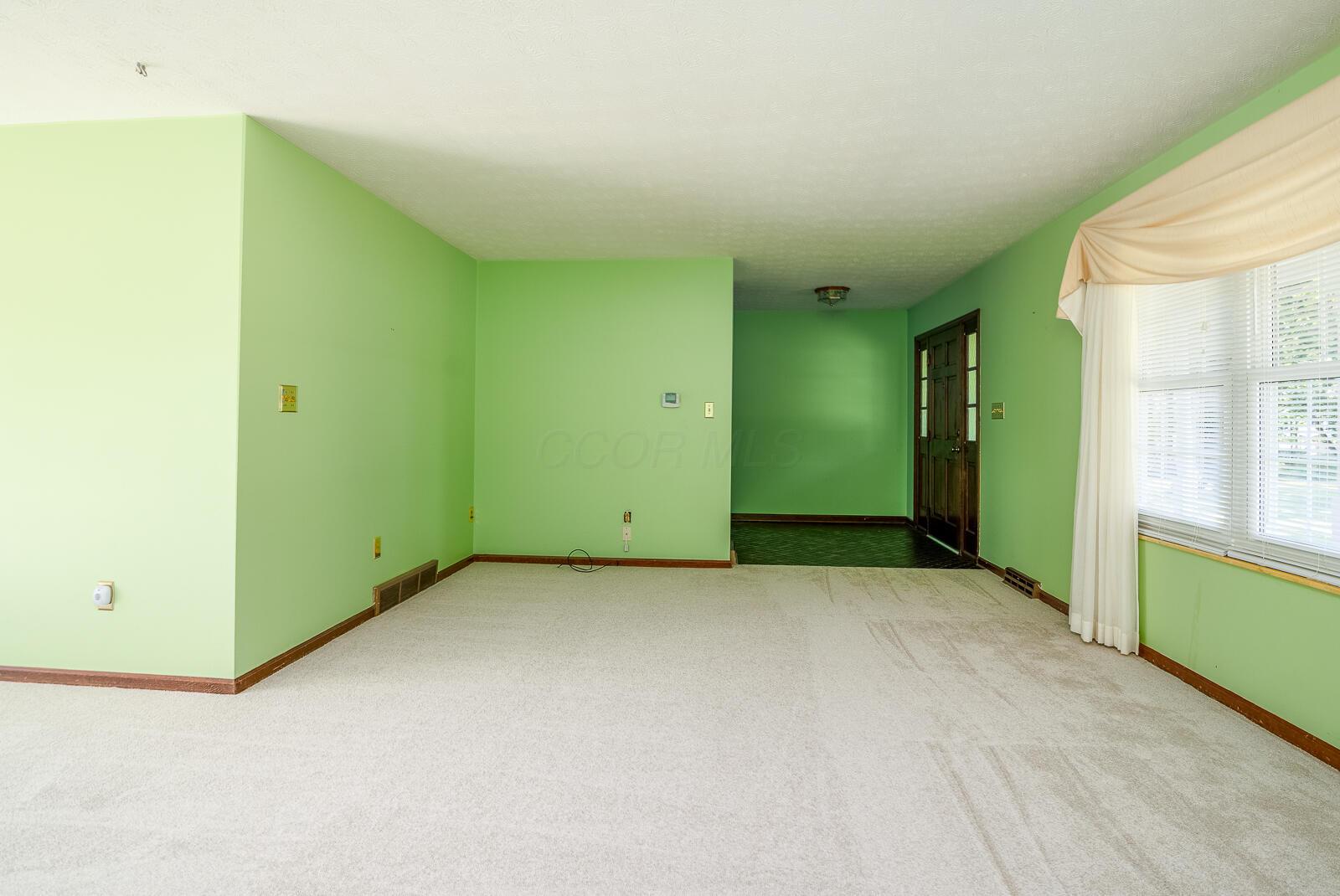 5881 Hughes Road Galena, OH 43021 - Photo 11 of 57 LIVING ROOM