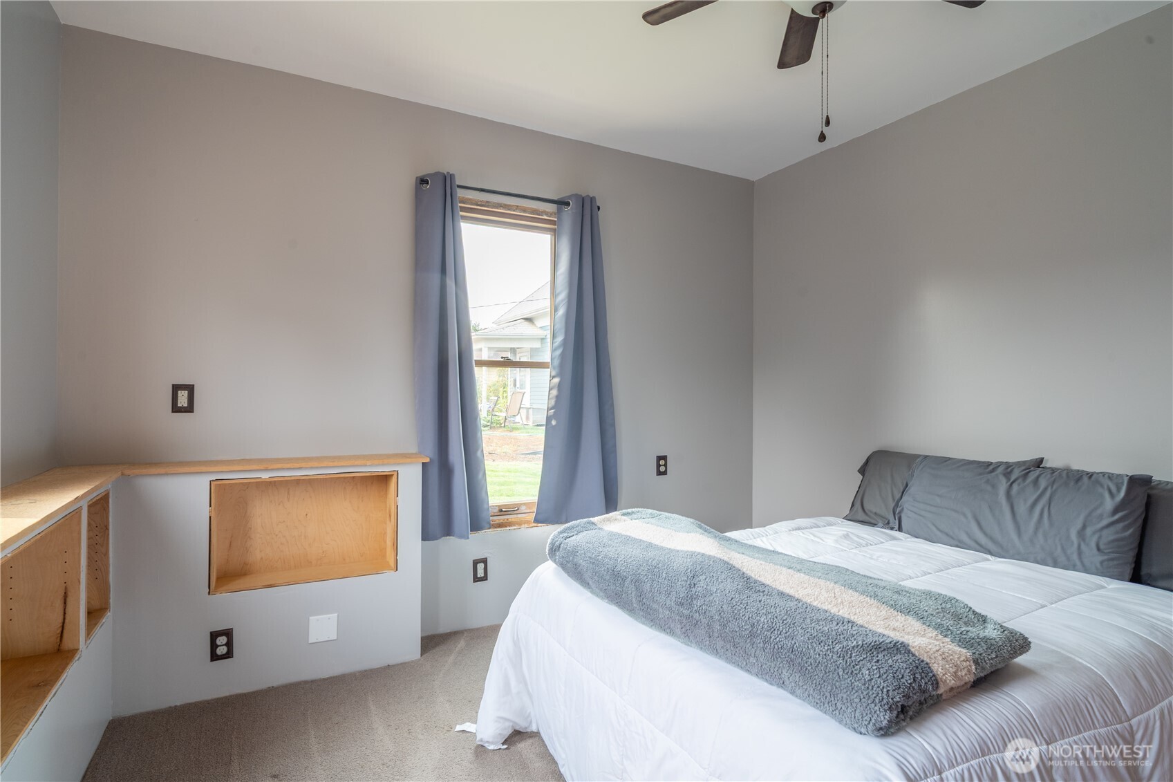 407 West 4th Avenue Ritzville, WA 99169 - Photo 20 of 40 a bedroom with a bed and window
