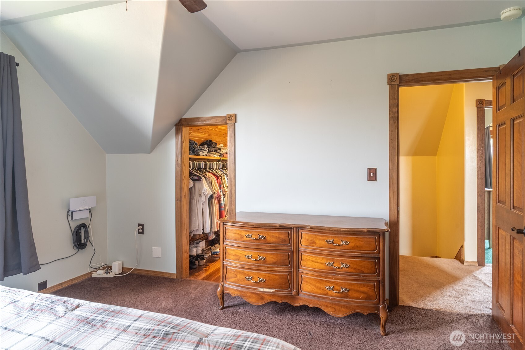 407 West 4th Avenue Ritzville, WA 99169 - Photo 28 of 40 a view of an entryway with wooden floor and door
