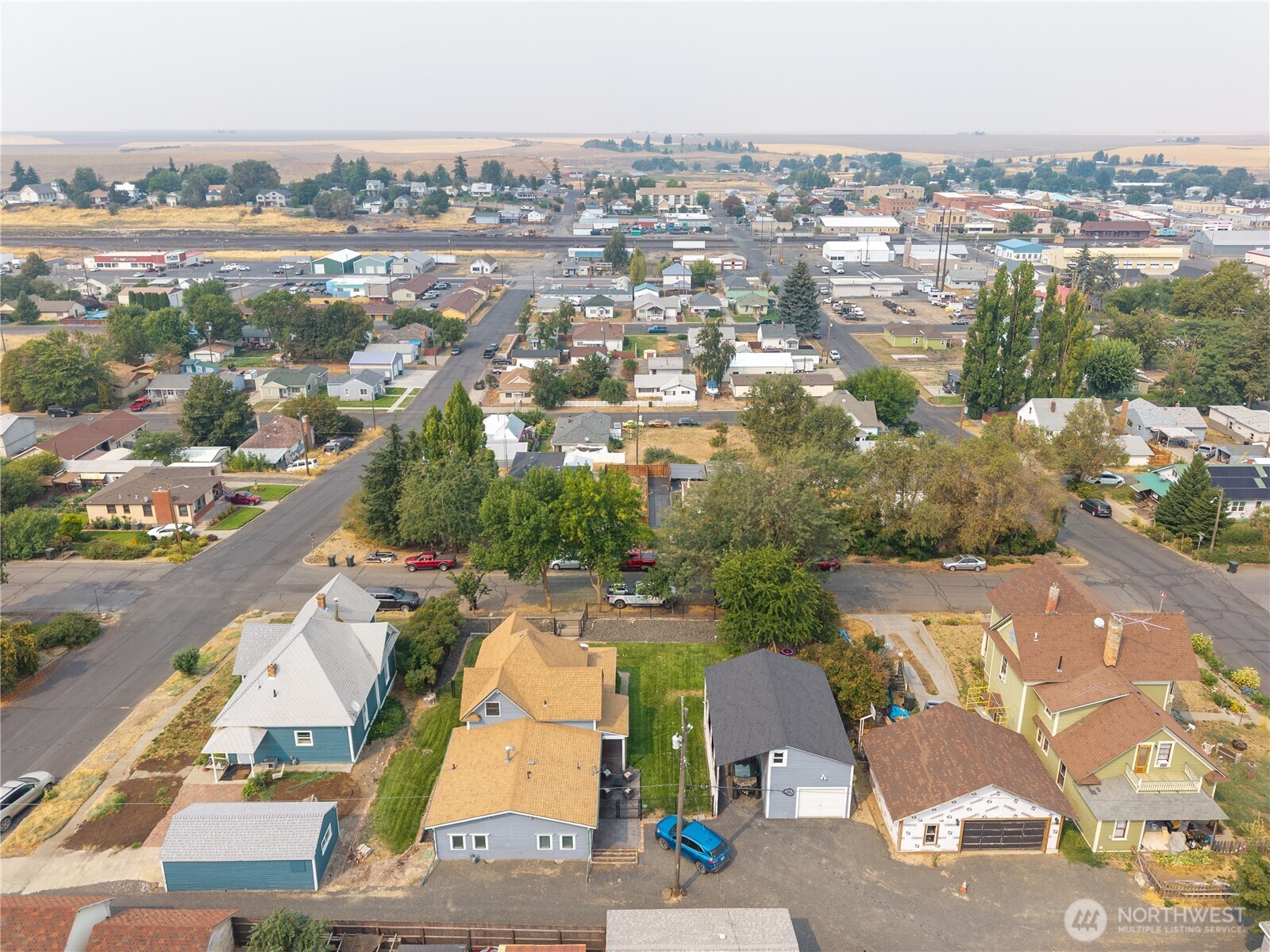 407 West 4th Avenue Ritzville, WA 99169 - Photo 37 of 40 an aerial view of residential houses with city view