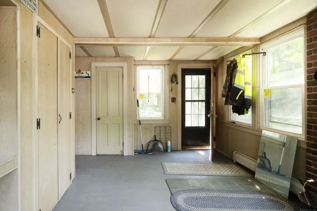 $300,000 | 182 Church Street, North Canaan, CT 06018