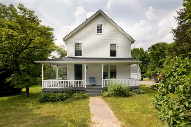 $300,000 | 182 Church Street, North Canaan, CT 06018