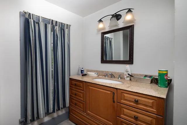 $300,000 | 182 Church Street, North Canaan, CT 06018